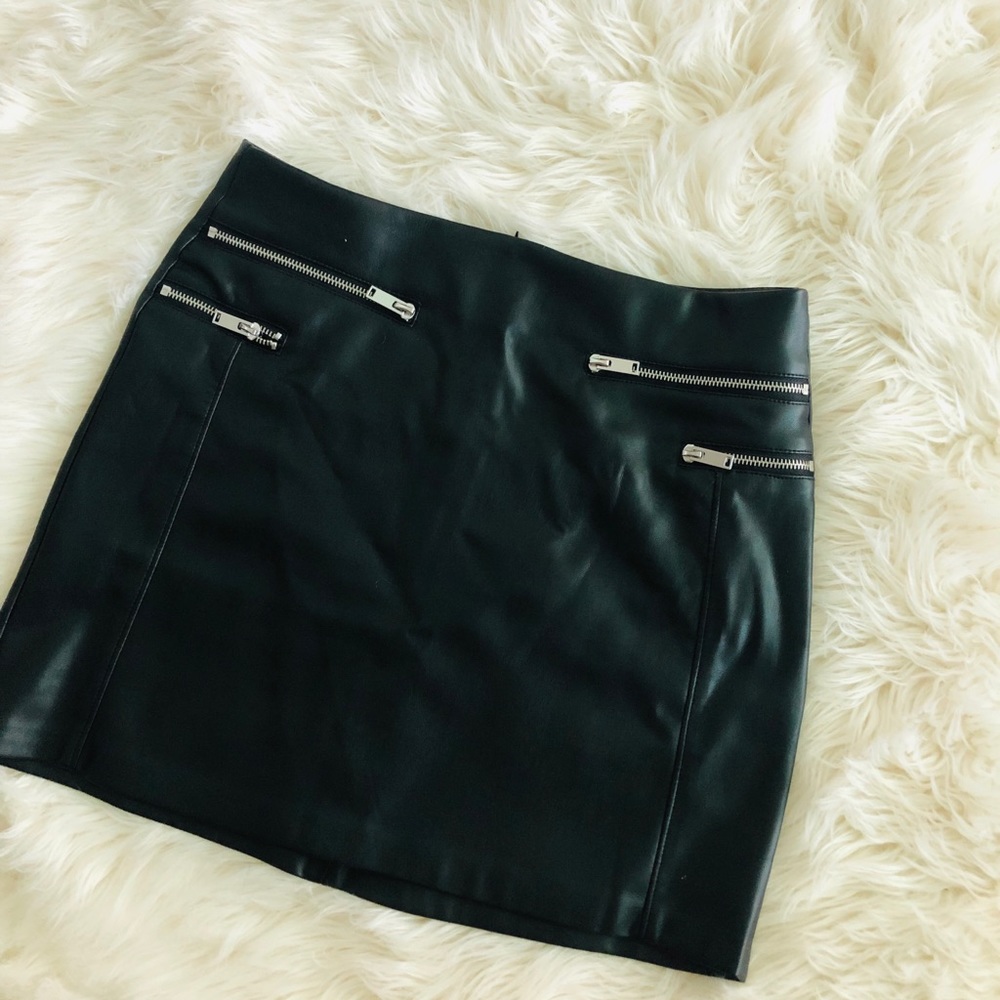 Faux leather mini skirt